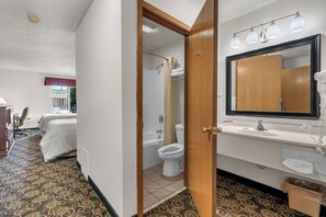 Room - Indiana Beach Hotel and Banquet Hall (Monticello)