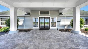 تفاصيل الفندق من الخارج