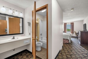 Deluxe Room | Bathroom
