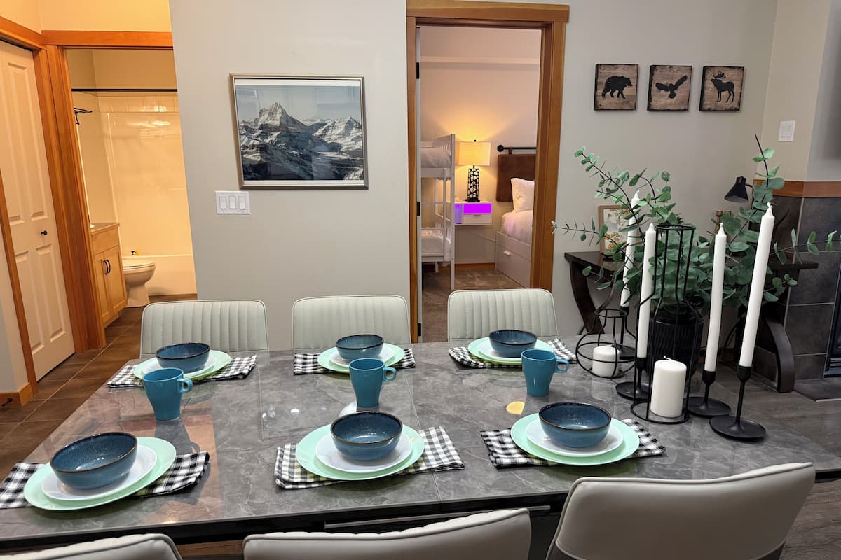 家庭公寓式客房, 无烟房, 山景 | 客房内用餐