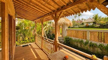 Vila Deluks, kolam renang pribadi | Balkon
