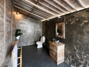 Deluxe Villa, Private Pool | Bathroom - D'carik Wooden Lodge Ricefield View by TVM (Ubud)