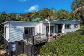 Exterior - Backyard Bliss on Waiheke (Waiheke Island)