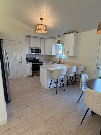 Spacious 4-bedroom house in terrific Lehi with AC comfort