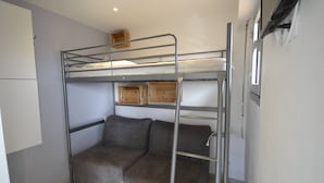 2 bedrooms - T3 CLIMATISE - RESIDENCE LES RIVES DE LA FAVIERE (BORMES LES MIMOSAS)