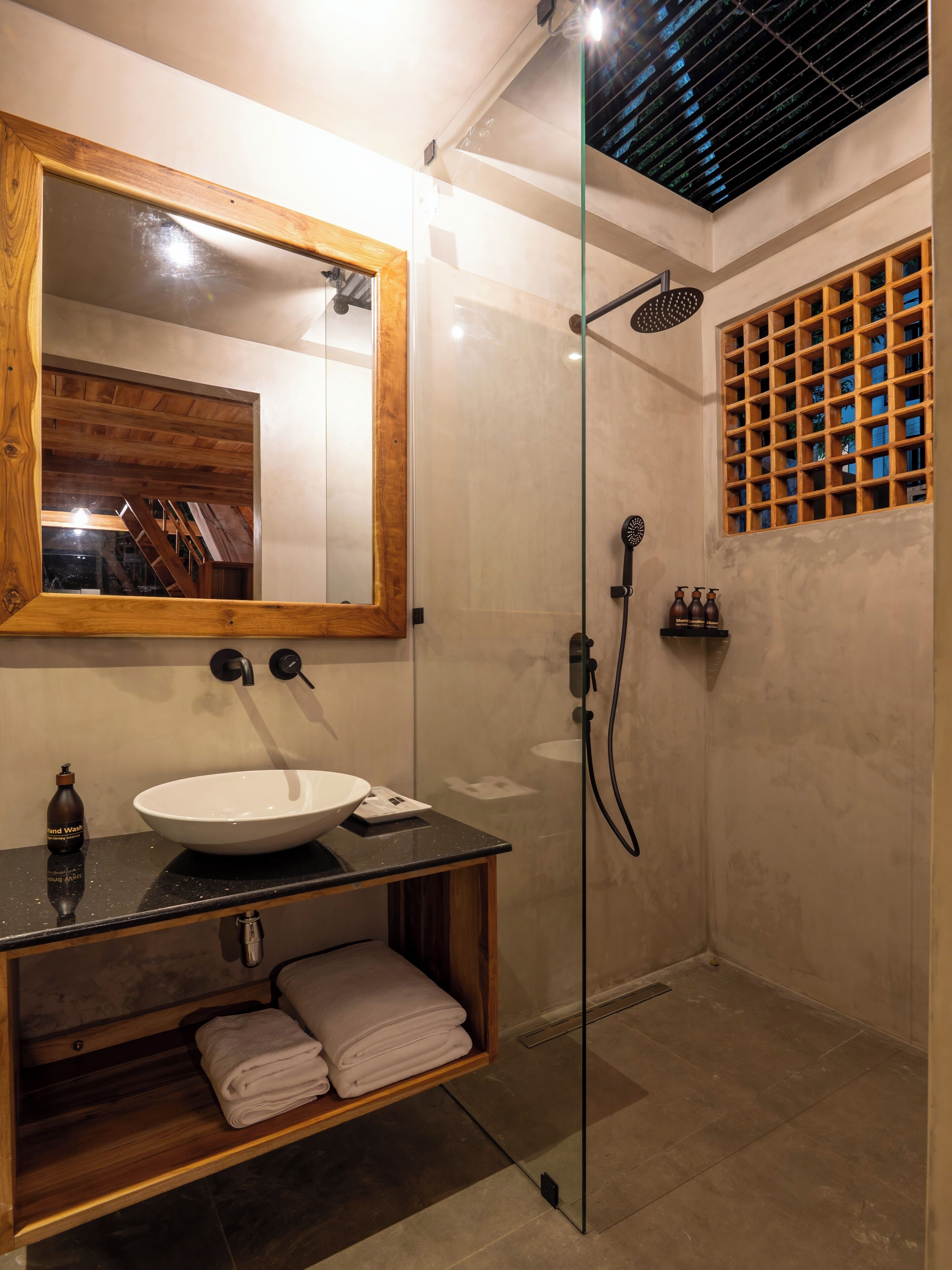 Family Quadruple Room, Patio, Pool View | Bathroom | Hair dryer, towels, soap, shampoo