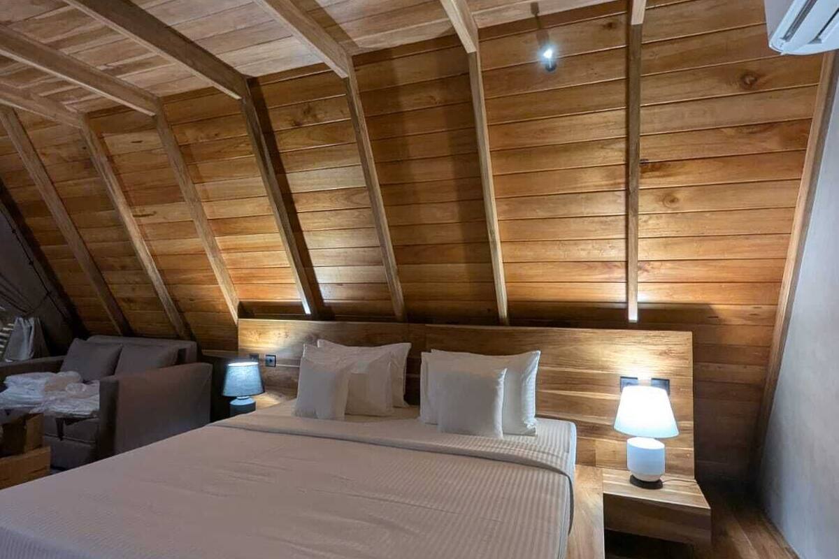 Habitación cuádruple familiar, patio, vista a la alberca