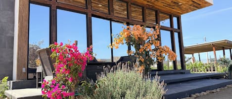 Chalet rustique luxueux, vue sur le jardin | Terrasse/patio