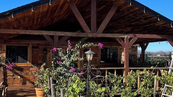 Cabaña familiar, vista al jardín | Exterior