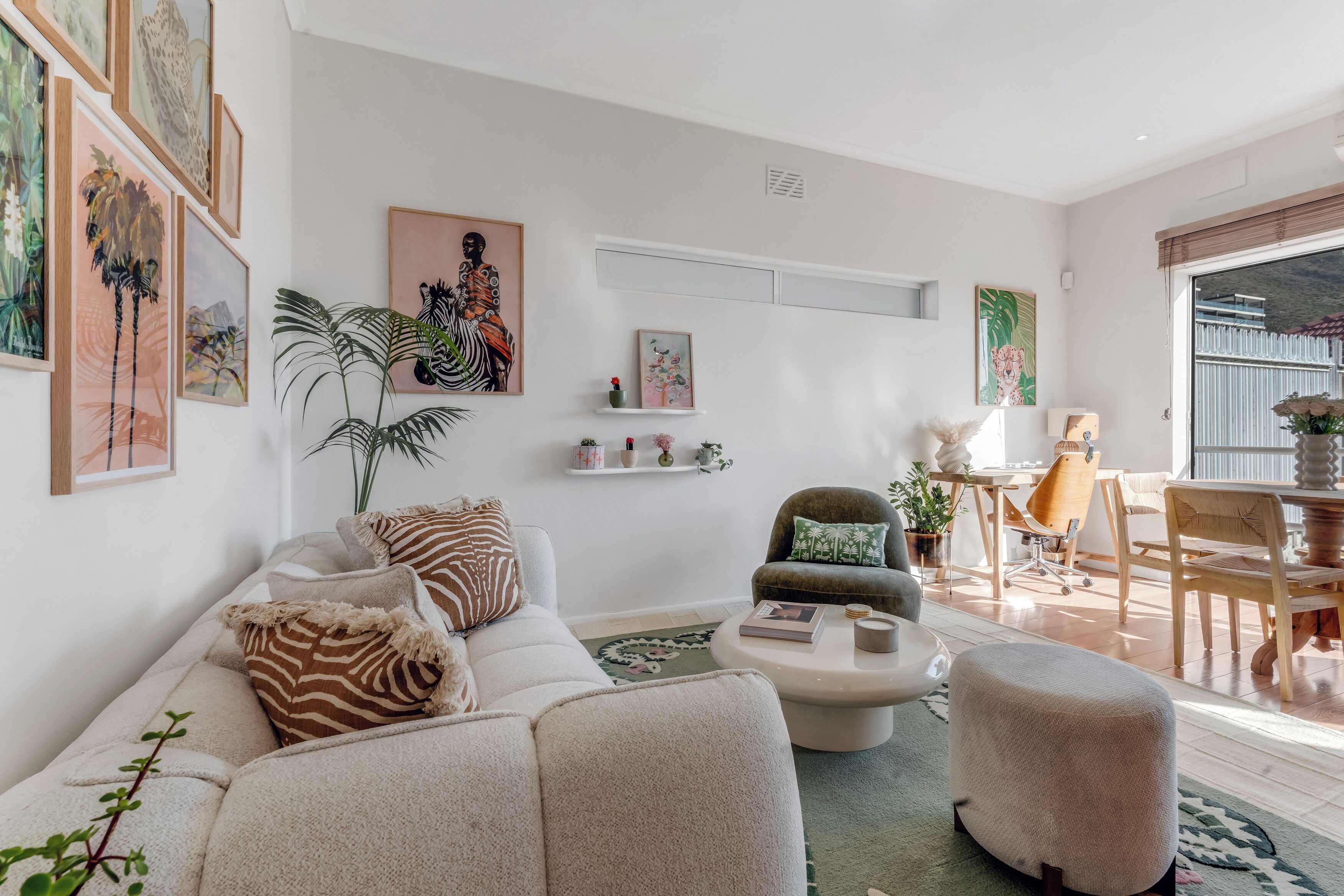 Luxury Apartment, Ocean View | Living area