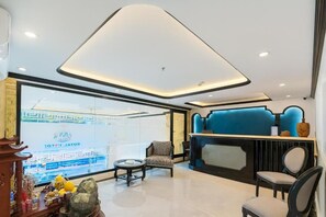 Lobby - ROYAL HOTEL (Thanh liet)