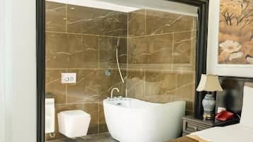 Deluxe Double Room, City View | Bathroom