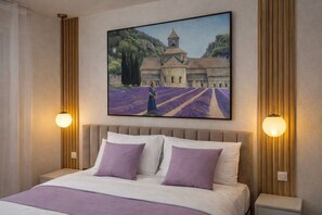 Room - Modern 1BR · Pool, Parking & Walk to Beach (Cannes)