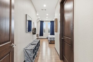 1 bedroom, iron/ironing board, WiFi, bed sheets - Lakefront Game Loft • Beautiful Views • Sleeps 6 • (Little Elm)