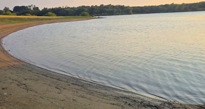 Peaceful LakeFront Full Hookup RV Site
