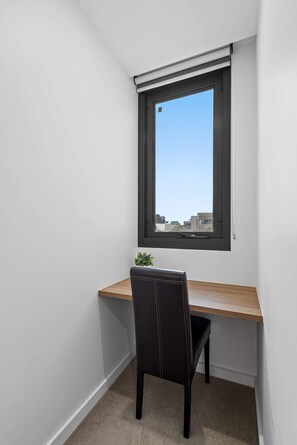 Interior - A-Min Walk to Oakleigh Station | 2BR w/ Parking (Hughesdale)