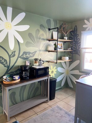 Interior - Cozy, Quiet, Artsy 2-Bedroom Apartment  Near Downtown Milwaukee (Milwaukee)