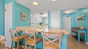 Coffee/tea maker, fridge, microwave, oven - Beachfront Bliss Heart of Gulf Shores (Gulf Shores)