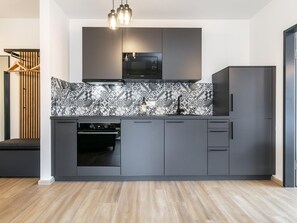 Fridge, microwave, oven, stovetop - Well-designed apartment in the centre of Jenbach (Jenbach)