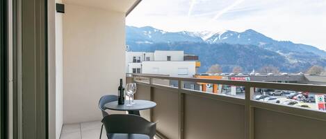 تناول الطعام بالخارج