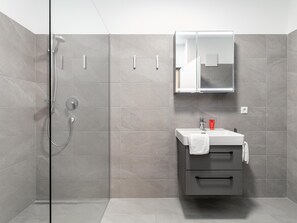 Shower - Chic apartment with terrace in Jenbach (Jenbach)