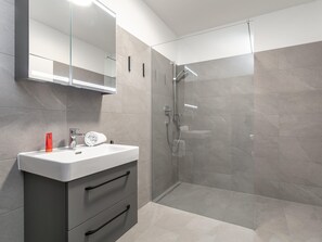 Shower - Modern apartment with terrace in Jenbach (Jenbach)