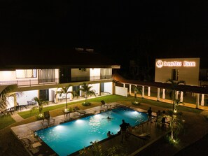 Pool - The Grand Moon River Hotel (Kataragama)