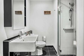 Shower, hair dryer, towels, shampoo - City View 1BR | Near Marvel Stadium Dockland (Docklands)