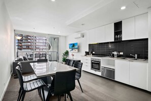 Fridge, microwave, oven, stovetop - City View 1BR | Near Marvel Stadium Dockland (Docklands)