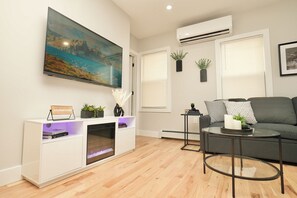 Living area - Modern 2BR Apt Near NYC, American dream, EWR, MetLife (Newark)