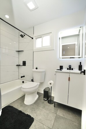 Bathroom - Modern 2BR Apt Near NYC, American dream, EWR, MetLife (Newark)