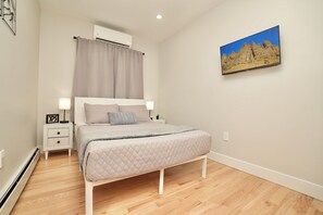 Room - Modern 2BR Apt Near NYC, American dream, EWR, MetLife (Newark)