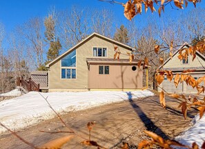 Exterior - Mountain View Retreat w/ Hot Tub, Rec Room (Conway)