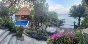 Outdoor pool - Tulambubu Dive Resort (Tulamben)