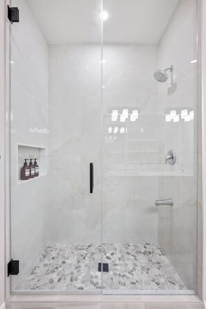 Hair dryer, towels - Near Airport | Water View | Massage | Poker Room (Calgary)