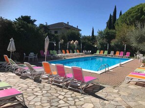 Pool - Holiday apartment mit Klimaanlage und Pool (Loano)