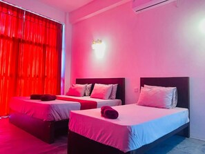 Soundproofing, free WiFi - red letter hotel (kandy wattegama)