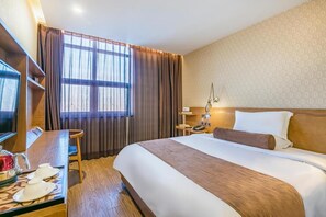 Standard Double Room, Patio, City View | Premium bedding, desk, laptop workspace, bed sheets