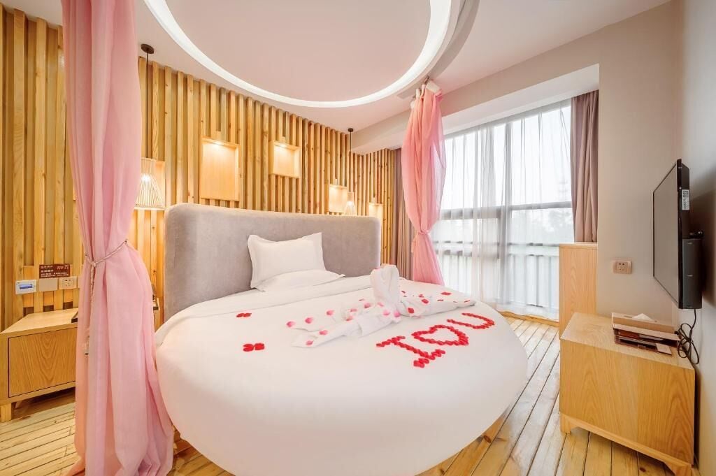 Double Room, Patio, City View | Premium bedding, desk, laptop workspace, bed sheets