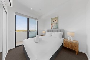 2 bedrooms, iron/ironing board, bed sheets