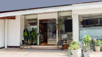 Rumah | Resepsionis