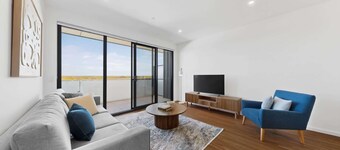 Stylish New Apt near Westfields with Parking