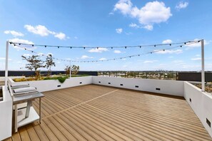 Terrace/patio - Newly Built Apartment Near Shops and Parks (Cannington)
