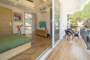 Luxury Villa - ELIVAAS Fernweh 4 BHK with Pool (Assagao)