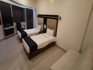 1 bedroom - Collection O Chatrapati Shivaji Bus Terminal (Chhatrapati Sambhajinagar)