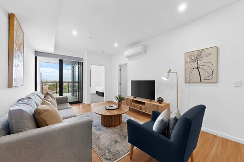 Stylish 2 Bed Apartment with New Furnishings