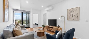 Stylish 2 Bed Apartment with New Furnishings