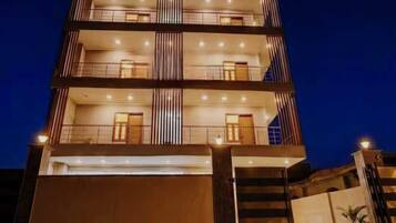 House | Bahagian luar