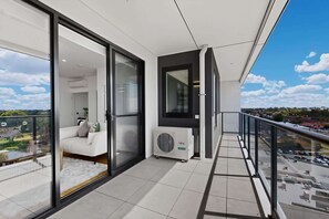 Property grounds - Brand New 2 Bed Apartment with City Views (Cannington)