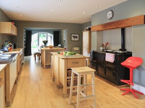 Dishwasher - 6 bedroom accommodation in Ponteland (Ponteland)